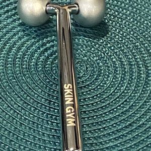 Skin gym face roller